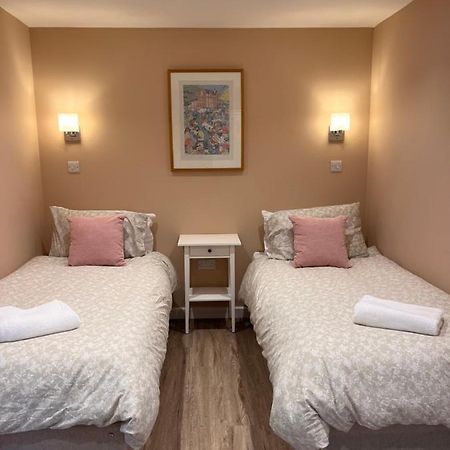 The Piggery Apartment Chichester Bagian luar foto