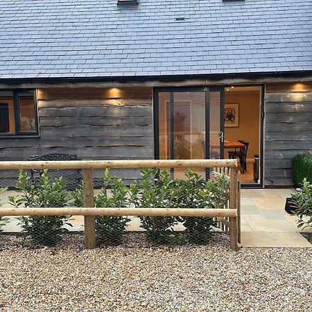 The Piggery Apartment Chichester Bagian luar foto