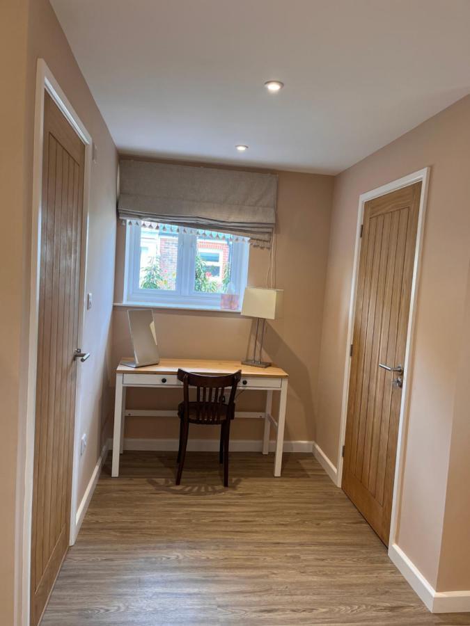 The Piggery Apartment Chichester Bagian luar foto