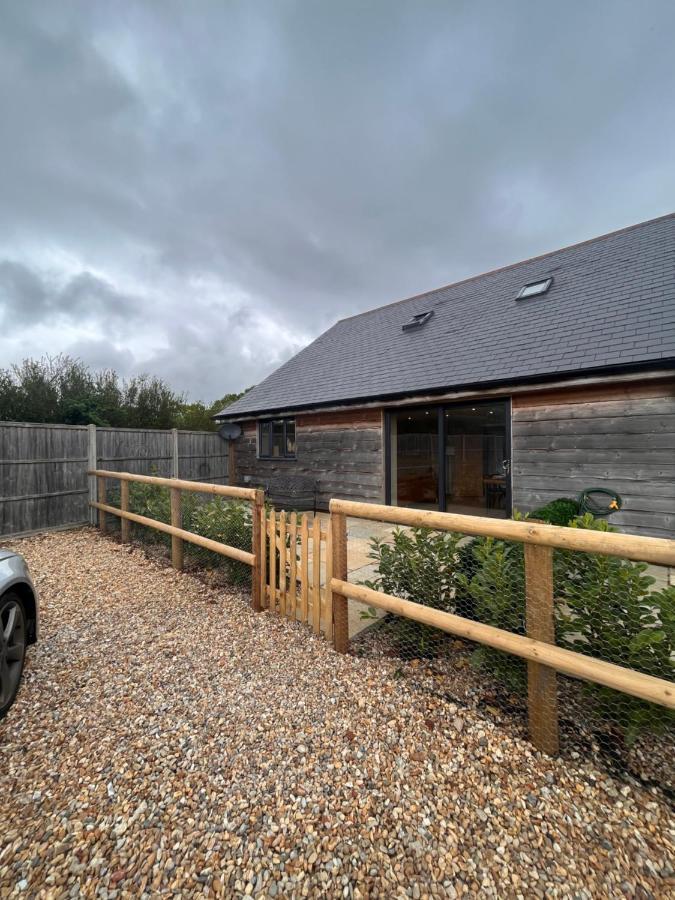 The Piggery Apartment Chichester Bagian luar foto