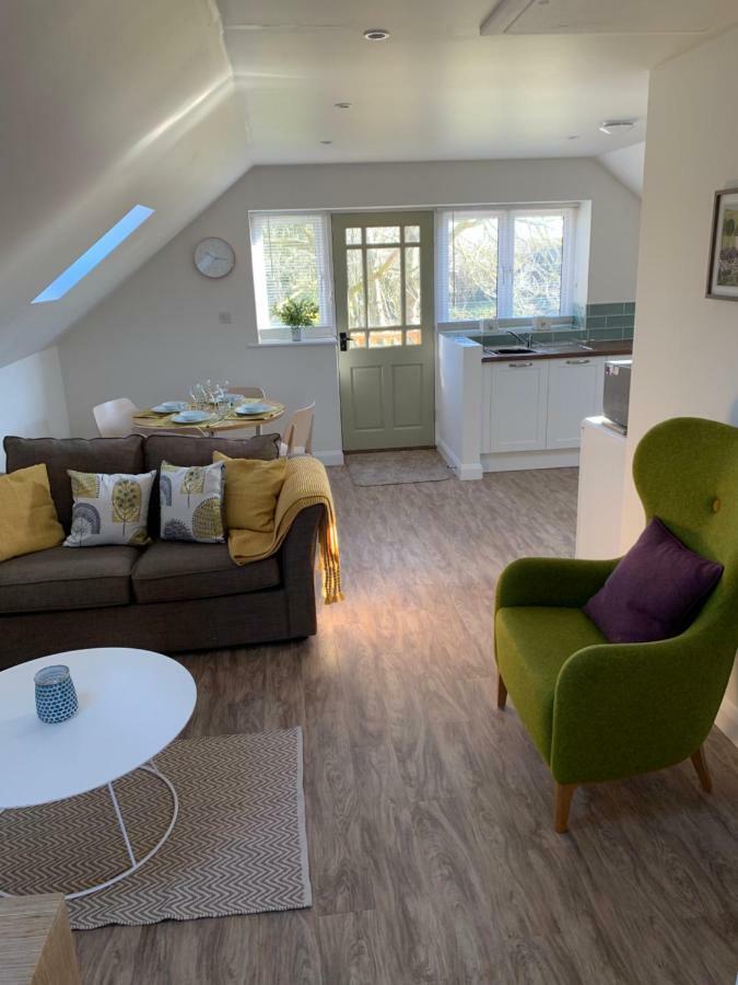 The Piggery Apartment Chichester Bagian luar foto
